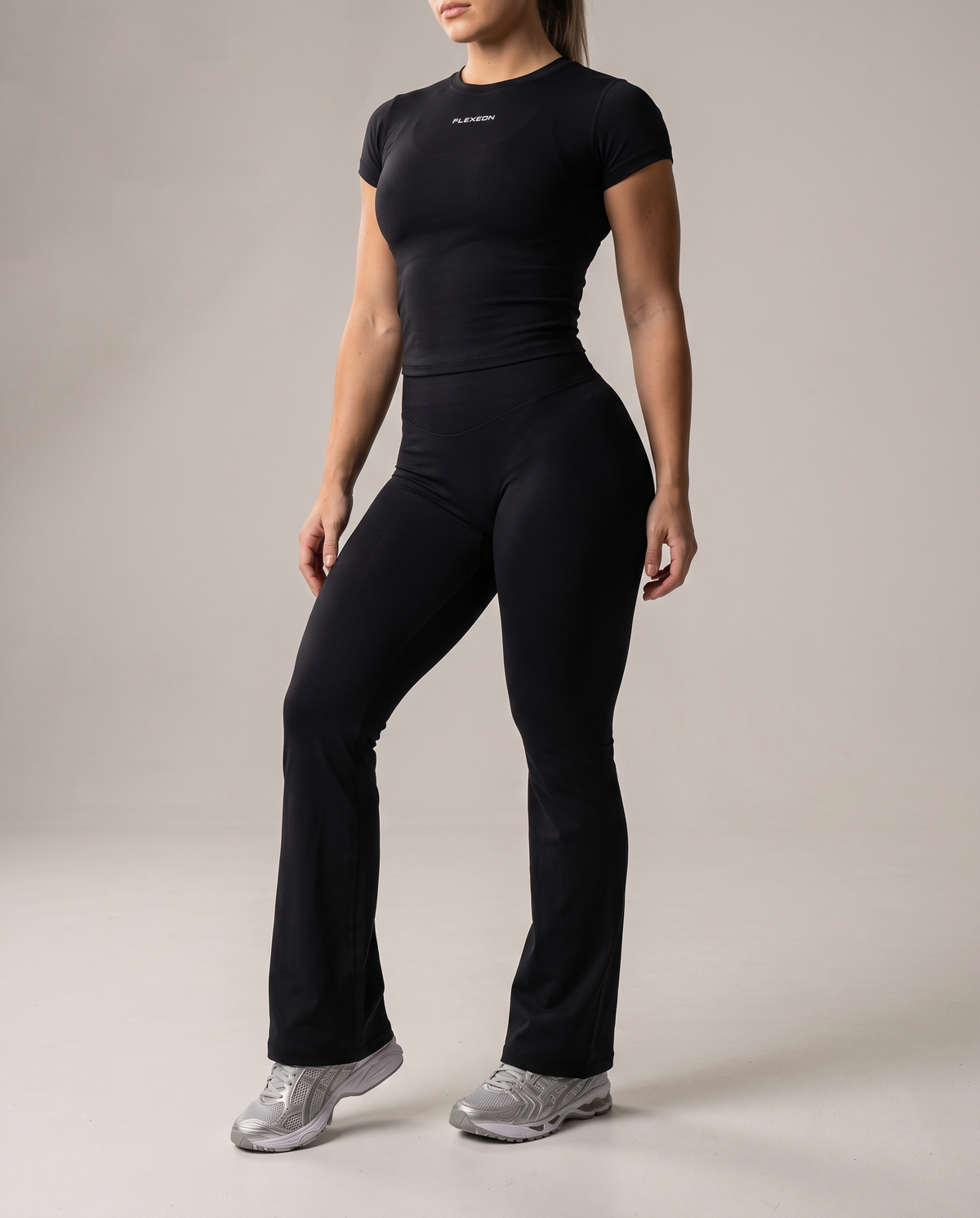 ESSENTIALS Flare Legginsy - MIDNIGHT