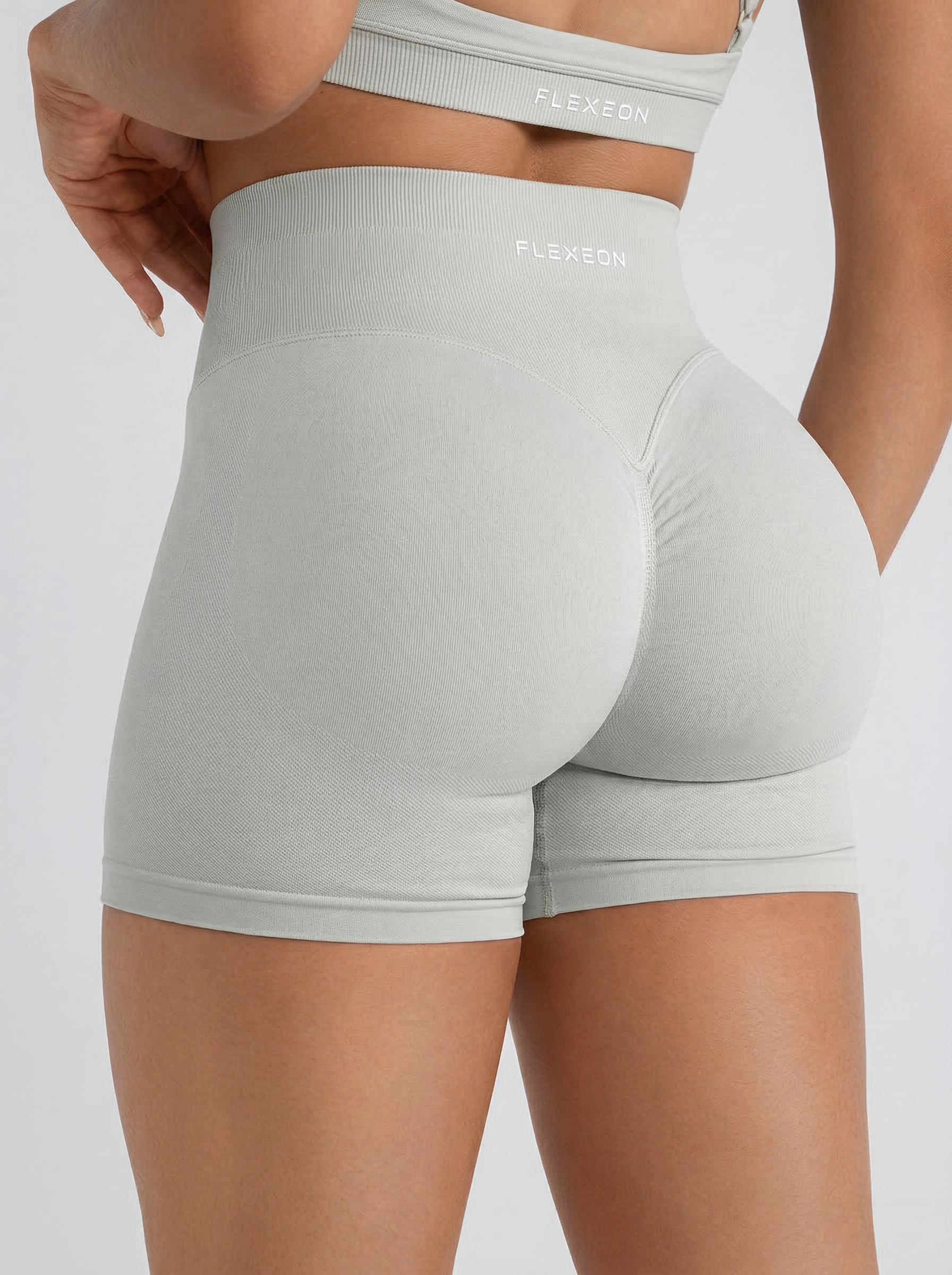 SOLARA FLXFORM™ Sculpt High-Waist Szorty — Sandstone